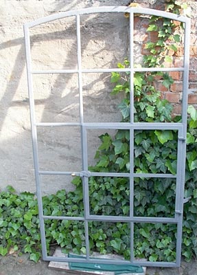 Gitter aus Gusseisen, Fensterknauf aus Messingguss